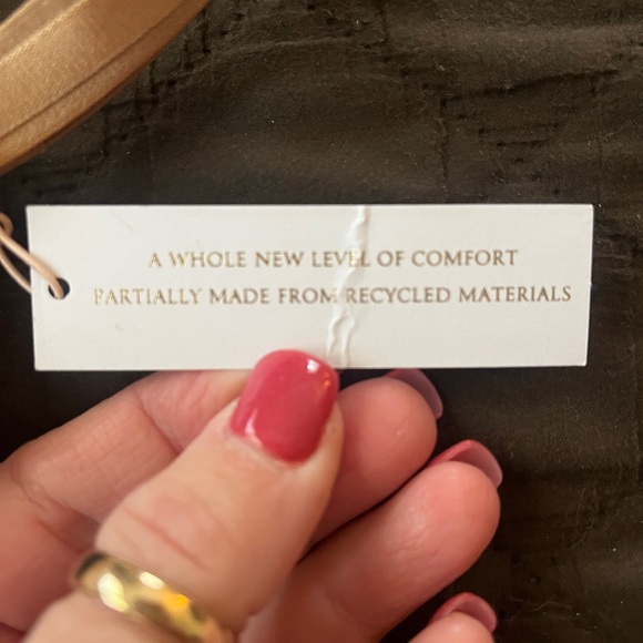 Victoria’s Secret Freedom Cloud Wireless Strapless Bra in Praline XL - Picture 4 of 6